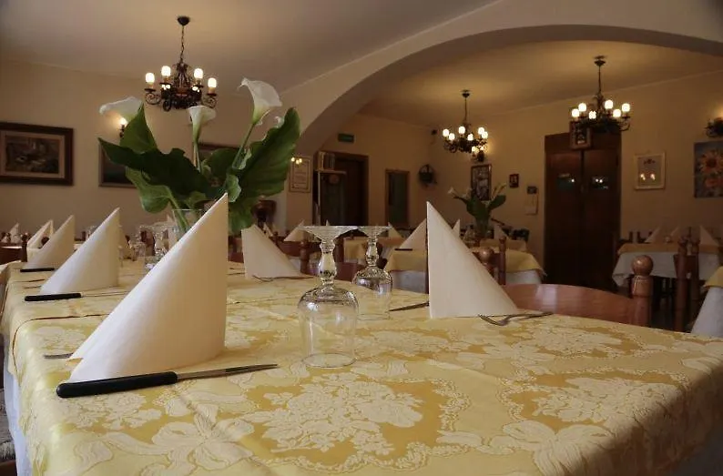 סן פדלה אינטלבי Hotel Ristorante Vittoria