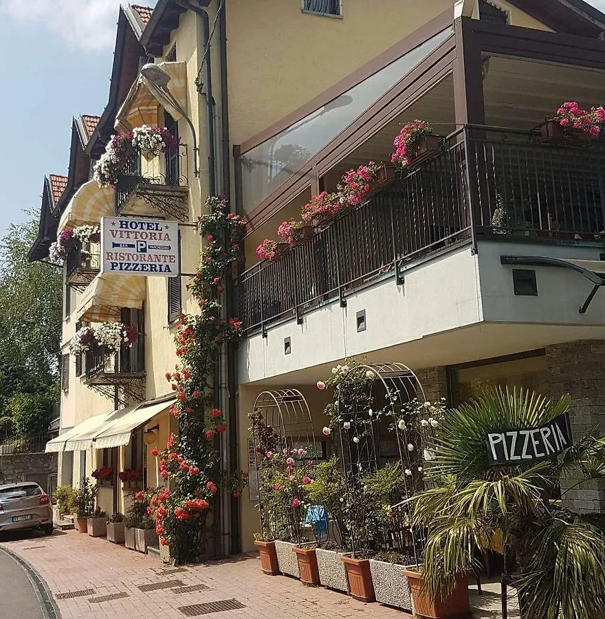 סן פדלה אינטלבי Hotel Ristorante Vittoria  סן פדלה אינטלבי